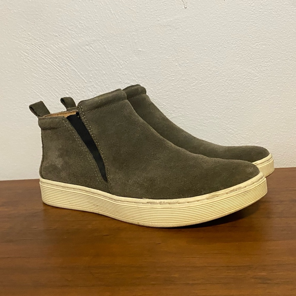 Söfft Britton II 7.5M sneaker boot Waterproof suede multi-lined leather insole.